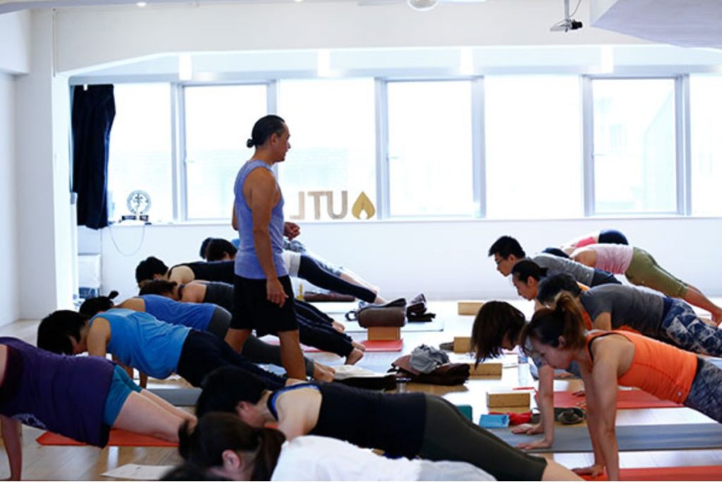 アンダーザライトのオンラインヨガをおすすめする５つの理由 体験申込から退会まで丁寧に教えます ヨガスル ヨガする人を応援するヨガ総合情報サイト