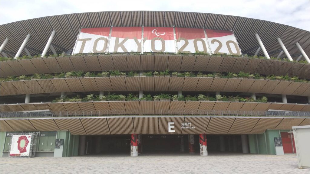 【東京2020】「スラダン」井上先生の絵も！オリンピックスタジアム外観